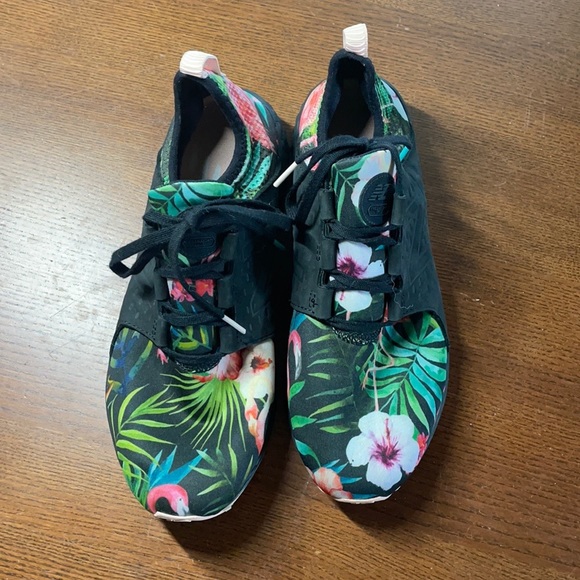 New balance fresh foam running shoes size 9.5 - Picture 2 of 6